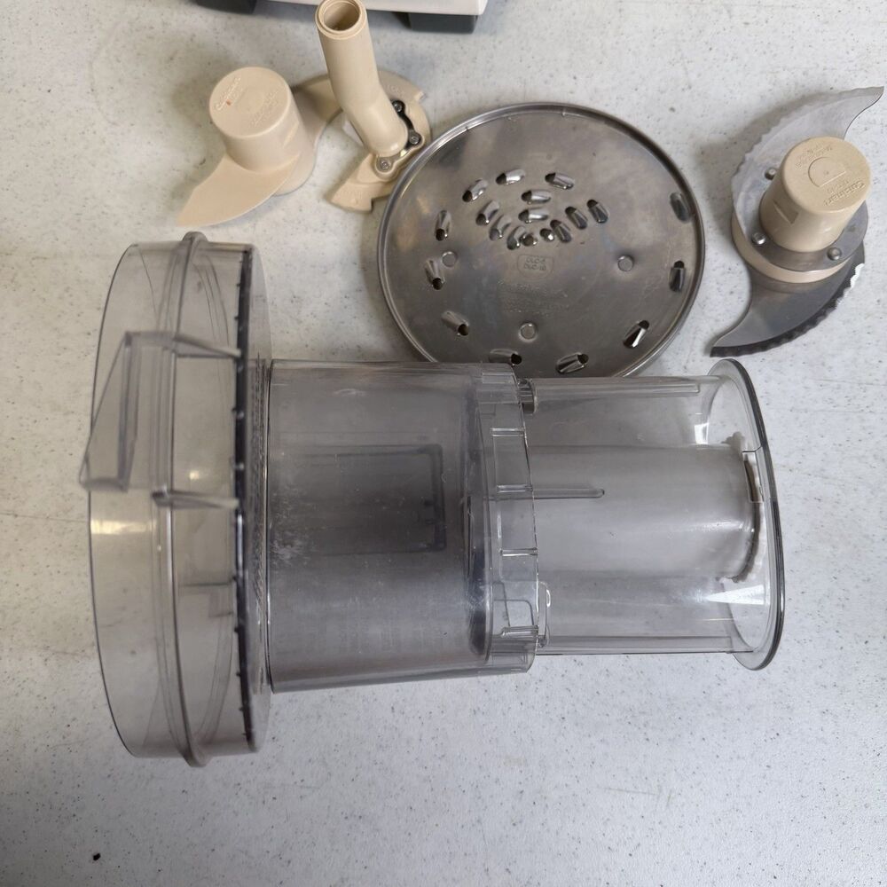 Cuisinart Original DLC-10 C TX Food Processor - Picture 6 of 10